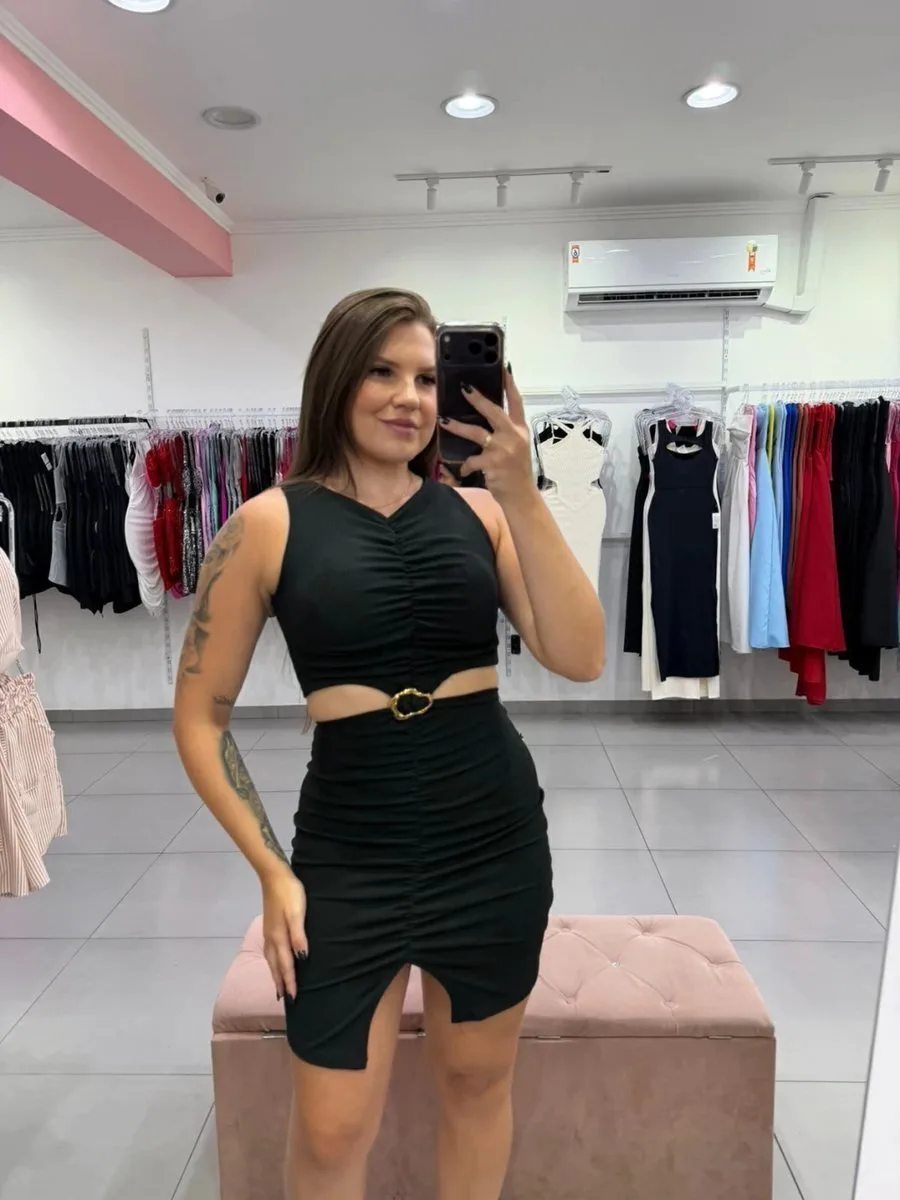 Vestido Curto com Abertura na Cintura Preto - foto 1